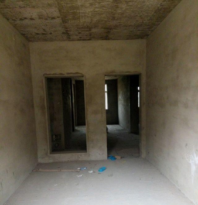 翰林苑3室毛坯房低價急售！