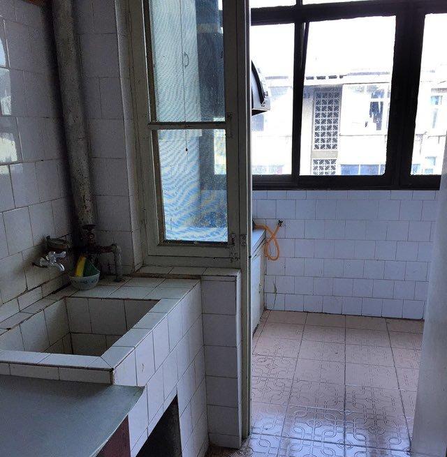 萬峰苑小區(qū)2室1廳1衛(wèi)自住房公攤小