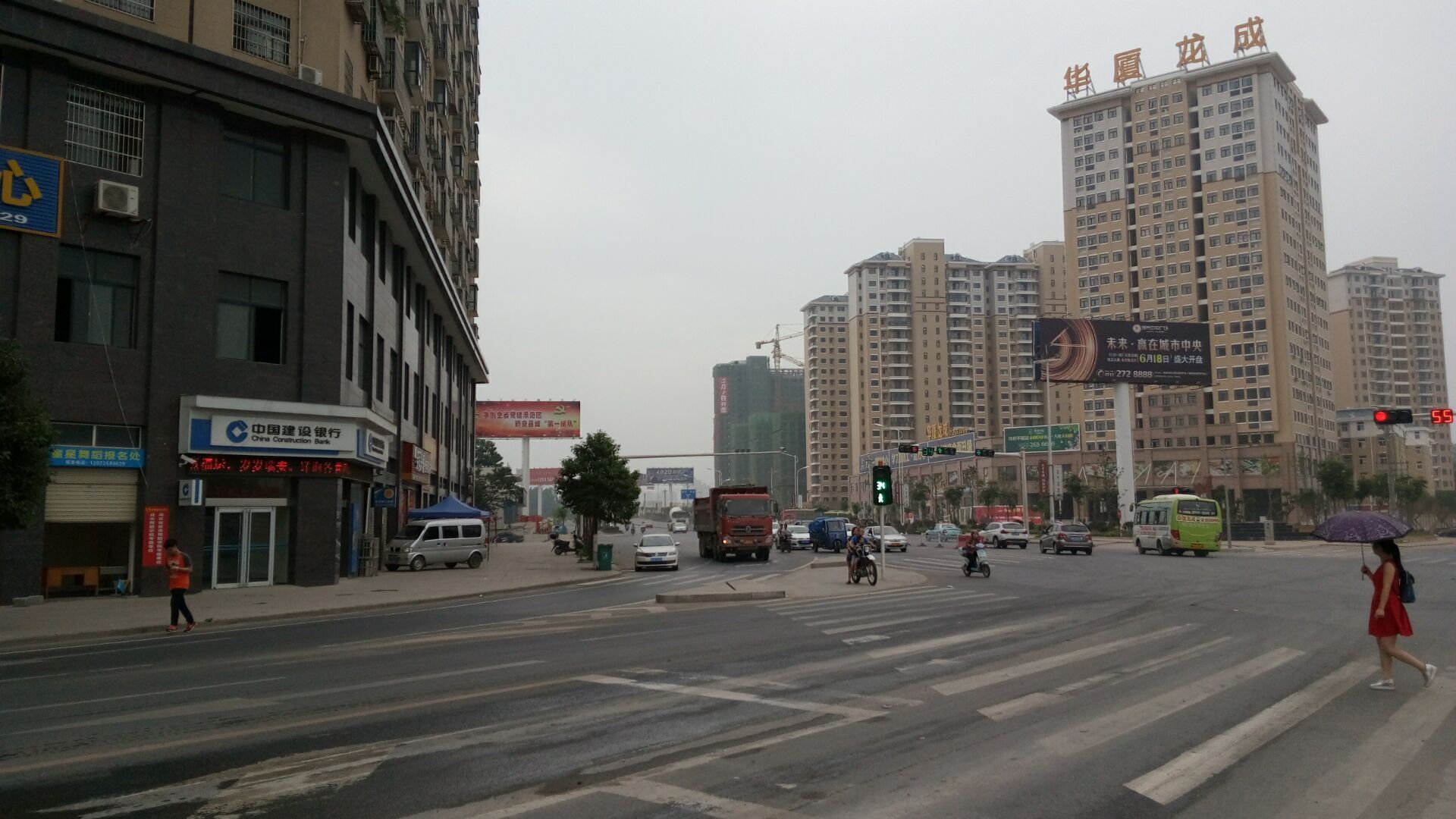 孝感市孝南區(qū)新鋪鎮(zhèn)遠(yuǎn)大商貿(mào)街3室2廳毛坯房兩證齊全價格面議