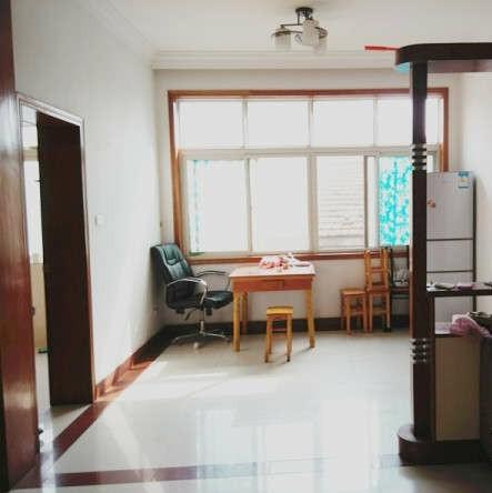 長(zhǎng)征一路普通裝修,家具齊全,拎包入住