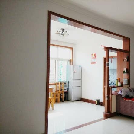 長(zhǎng)征一路普通裝修,家具齊全,拎包入住