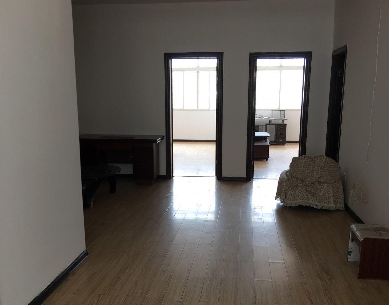 掛口步行街3室2廳1衛(wèi)(個(gè)人)