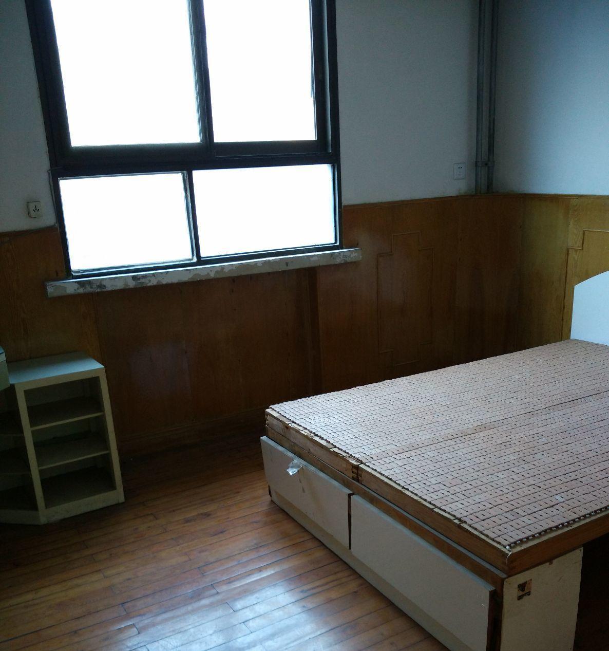 文化东路航天新村2室1厅1卫68平米6/8楼出售