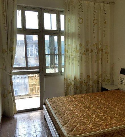 万峰苑小区2室1厅1卫自住房