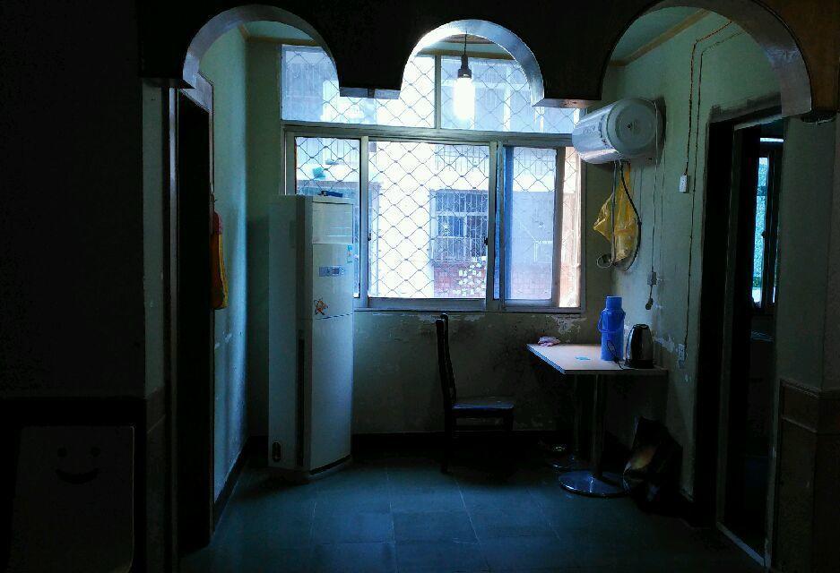 理絲小區(qū)2室1廳1衛(wèi)(個(gè)人)