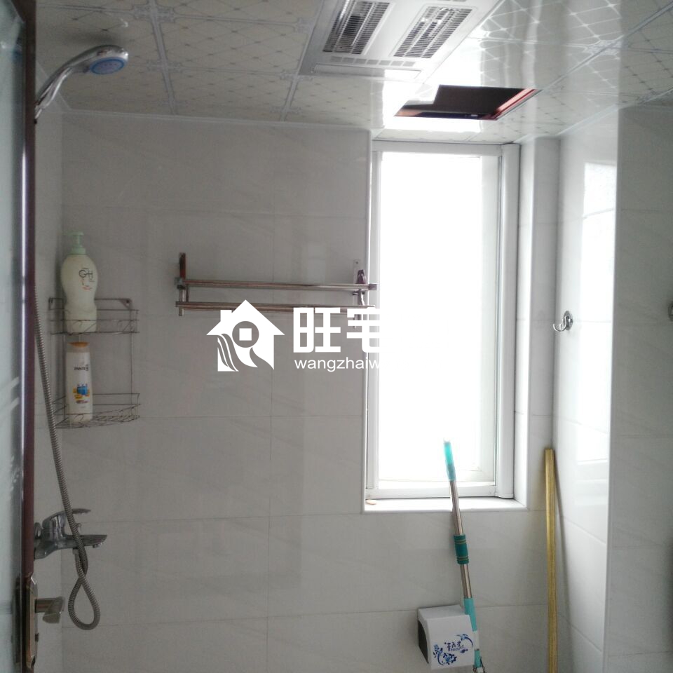 銅雀臺(tái)宜居小區(qū),精裝兩居室,周圍配套齊全,城際鐵路就在家門口