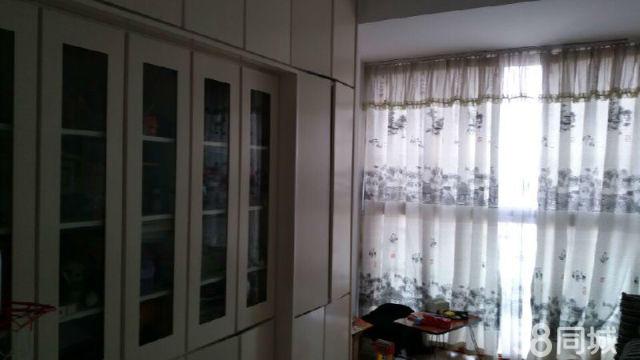 出售:孝南福星城105㎡精裝房，帶家具電器，65萬(wàn)