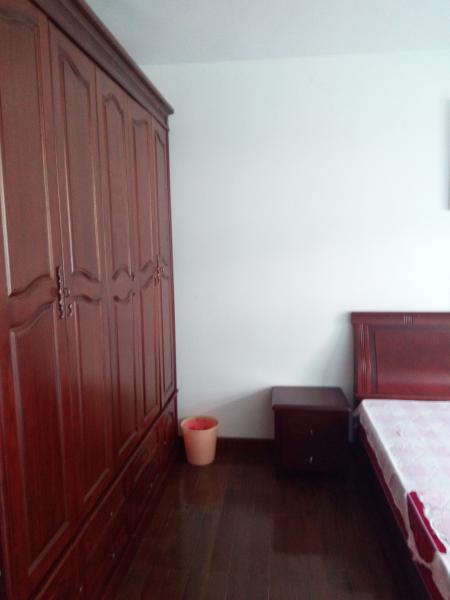 長征二路靠近園林路單位房3室2廳1衛(wèi)142㎡45萬低價(jià)急售！