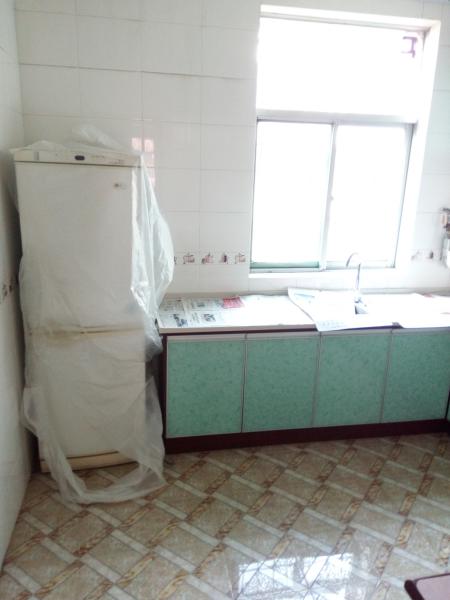 長征二路靠近園林路單位房3室2廳1衛(wèi)142㎡45萬低價(jià)急售！