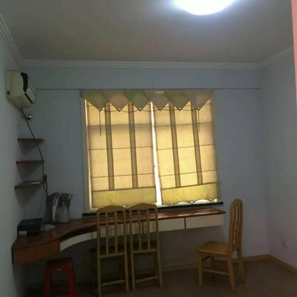 孝南保麗廣場(chǎng)旁邊4樓3室精裝低價(jià)急租??！