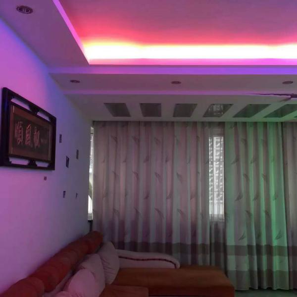 孝南保麗廣場(chǎng)旁邊4樓3室精裝低價(jià)急租！！