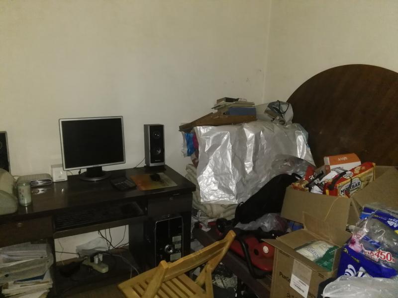  房,商圈 ,好房急售. 看房.一楼带储藏室.