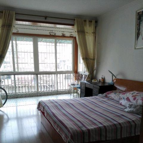 出售:孝南孝柴小區(qū)3室2廳2衛(wèi)坐北朝南采光好129㎡55萬