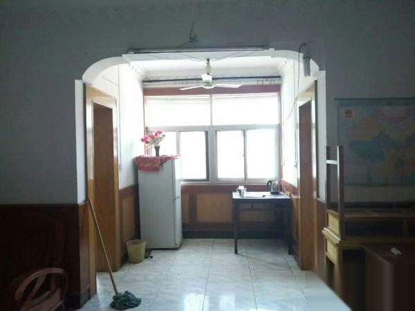 中醫(yī)院旁大東門(mén)對(duì)面槐蔭小區(qū)整套出租