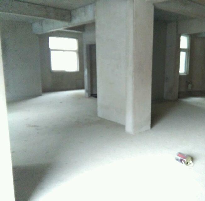 -----三軍帥府，電梯2樓毛坯好房出售----