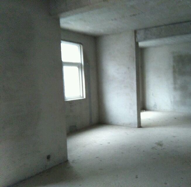 -----三軍帥府，電梯2樓毛坯好房出售----