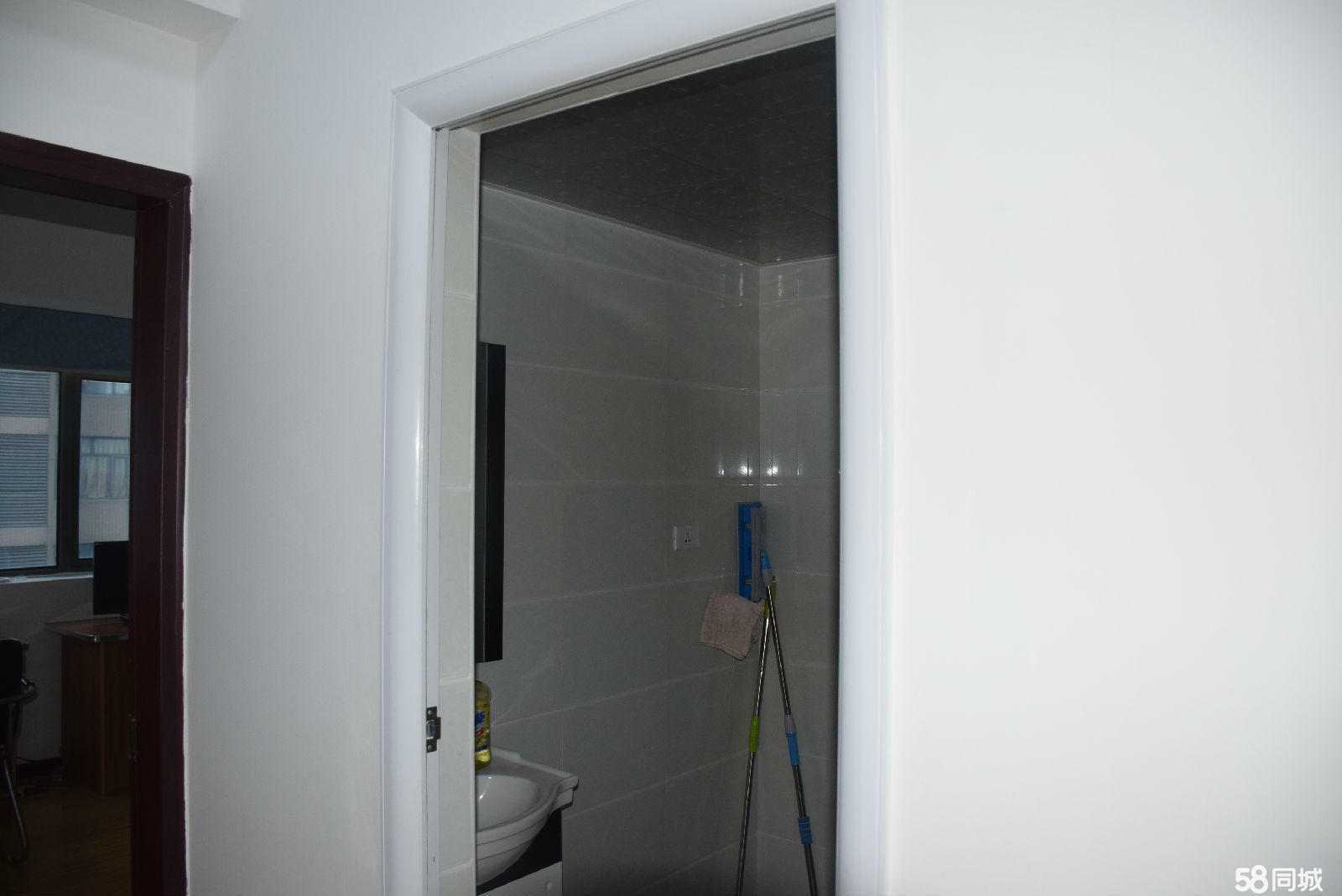 保麗廣場(chǎng)2室1廳80平辦公1800元