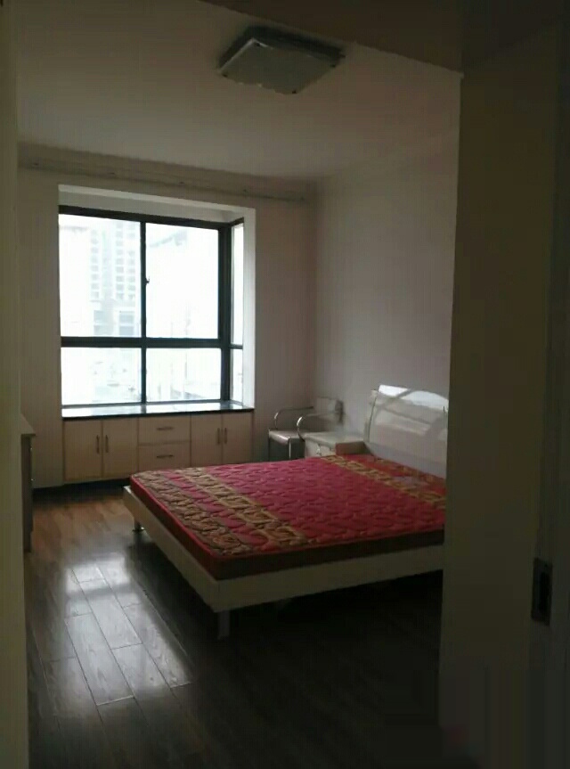 --東城區(qū)蔚藍新都精裝修2室好房低價出租---