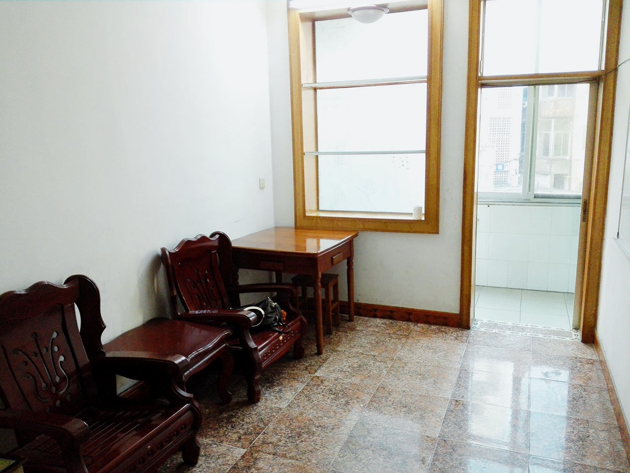 董永公園大門東側(cè)園林路2號三室二廳住房出售