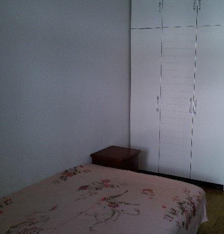 ---東苑小區(qū)一期2室2廳80平米簡單裝修---