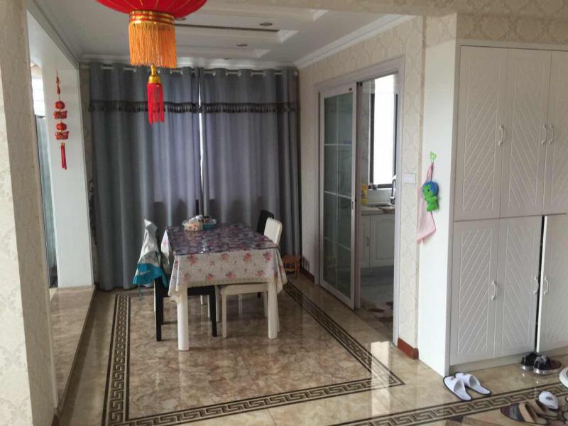 周转急用钱精装复式楼2个超大阳台证满两年