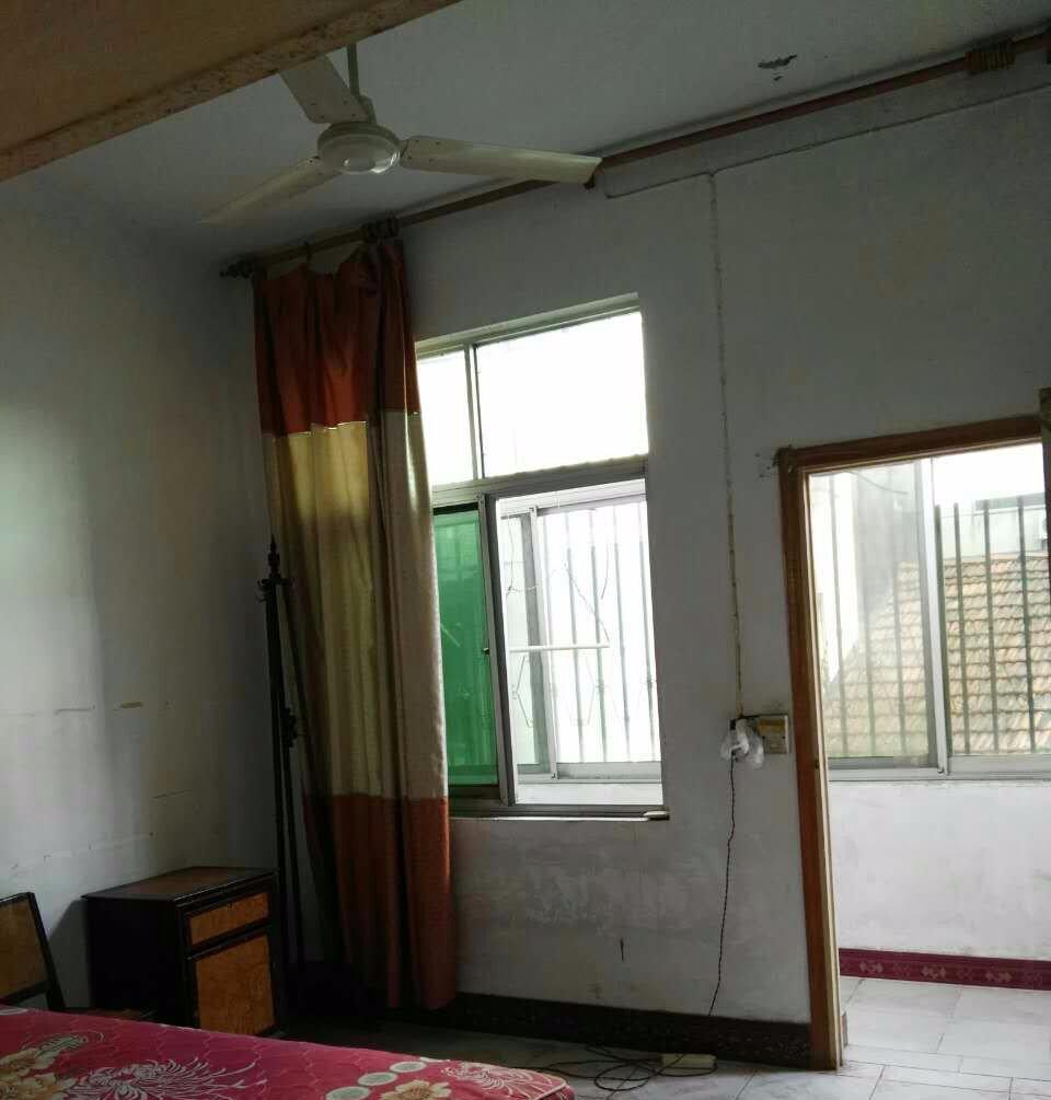 ----文化東路楚環(huán)中學(xué)旁2室2廳90平米簡(jiǎn)單裝修年付---