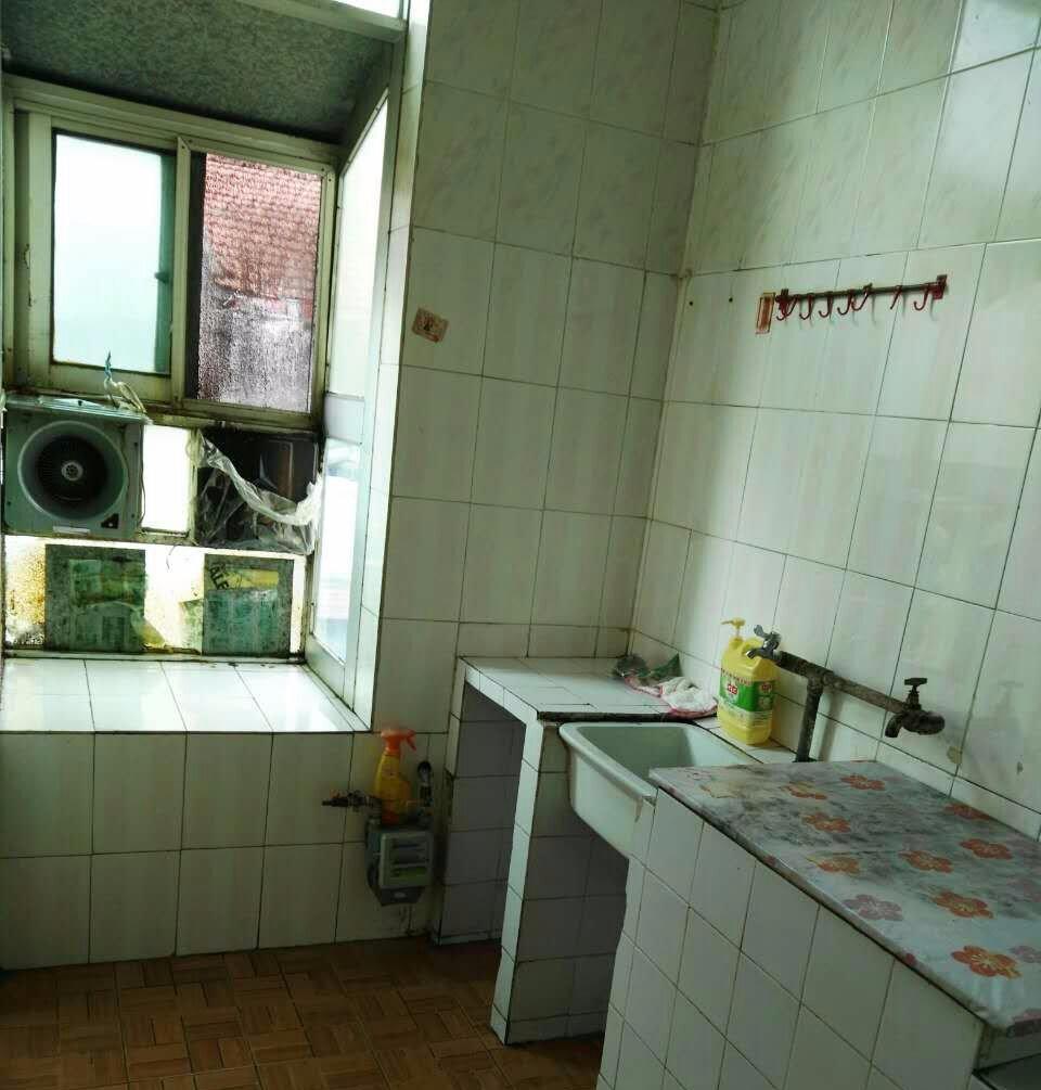 ----文化東路楚環(huán)中學(xué)旁2室2廳90平米簡(jiǎn)單裝修年付---