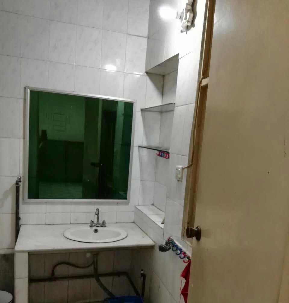 ----文化東路楚環(huán)中學(xué)旁2室2廳90平米簡(jiǎn)單裝修年付---