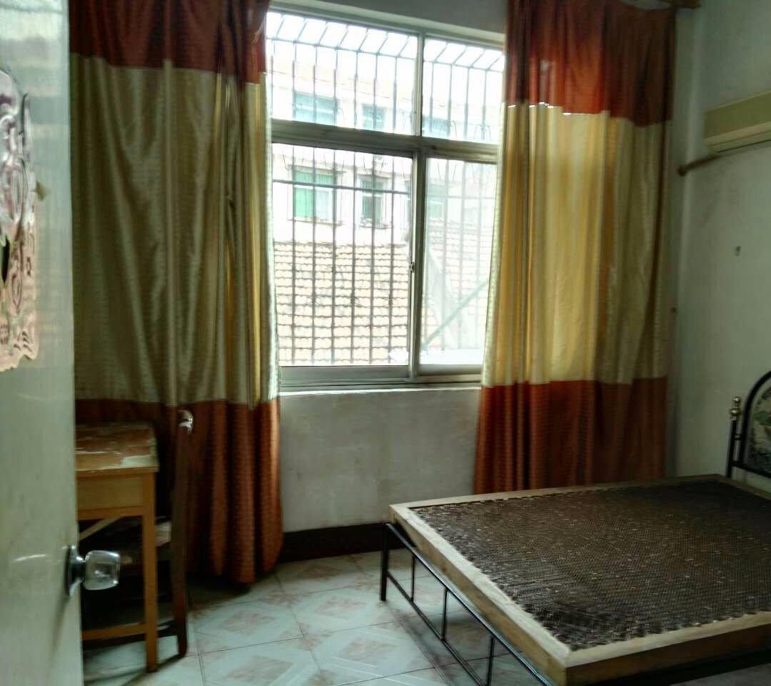 ----文化東路楚環(huán)中學(xué)旁2室2廳90平米簡(jiǎn)單裝修年付---