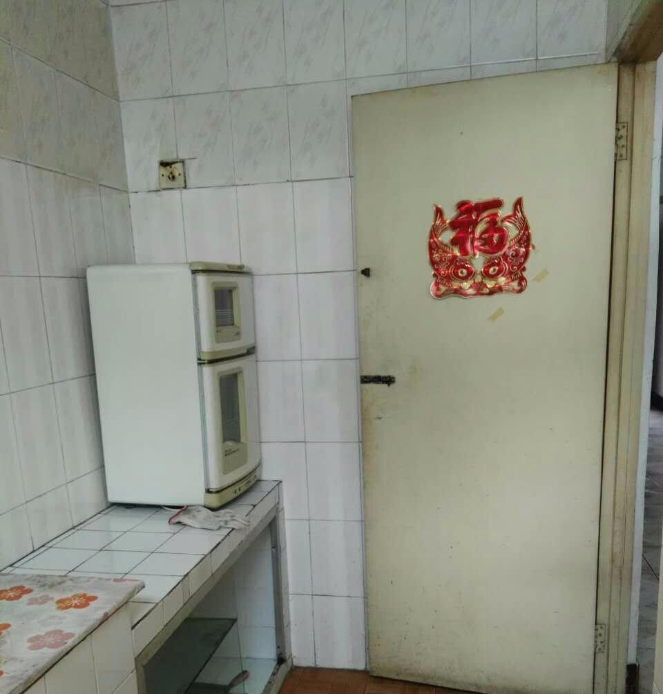 ----文化東路楚環(huán)中學(xué)旁2室2廳90平米簡(jiǎn)單裝修年付---