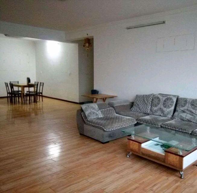 ---東苑小區(qū)180平米3室2廳2衛(wèi)1800元--