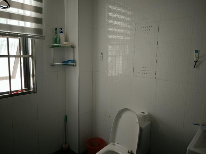 地鐵出口福星城一期3室2廳1衛(wèi)1陽臺(tái)精裝急租