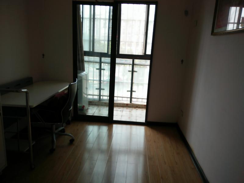 地鐵出口福星城一期3室2廳1衛(wèi)1陽臺(tái)精裝急租