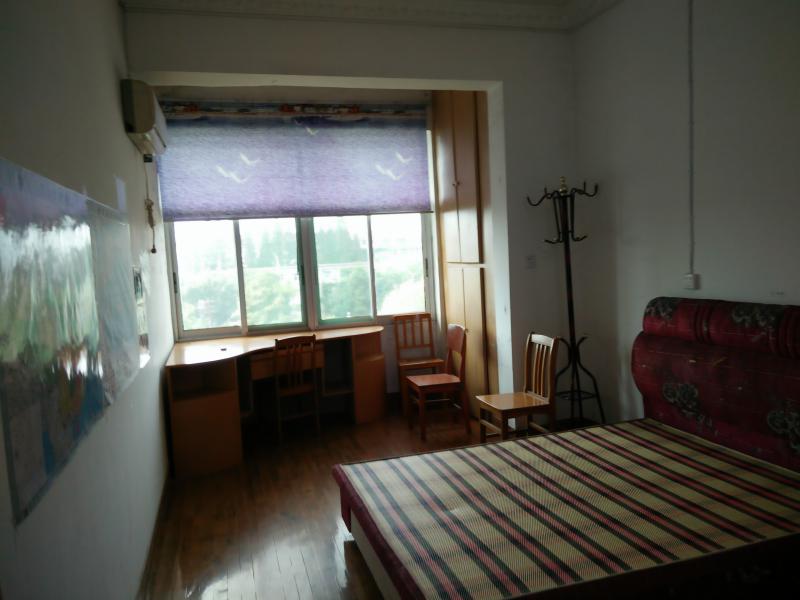 高低坡地,百余書(shū)中“簡(jiǎn)約式景觀”不簡(jiǎn)單