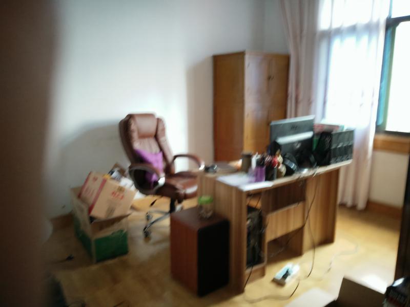 大天桥电信小区格局好,十年难遇 户型双 房