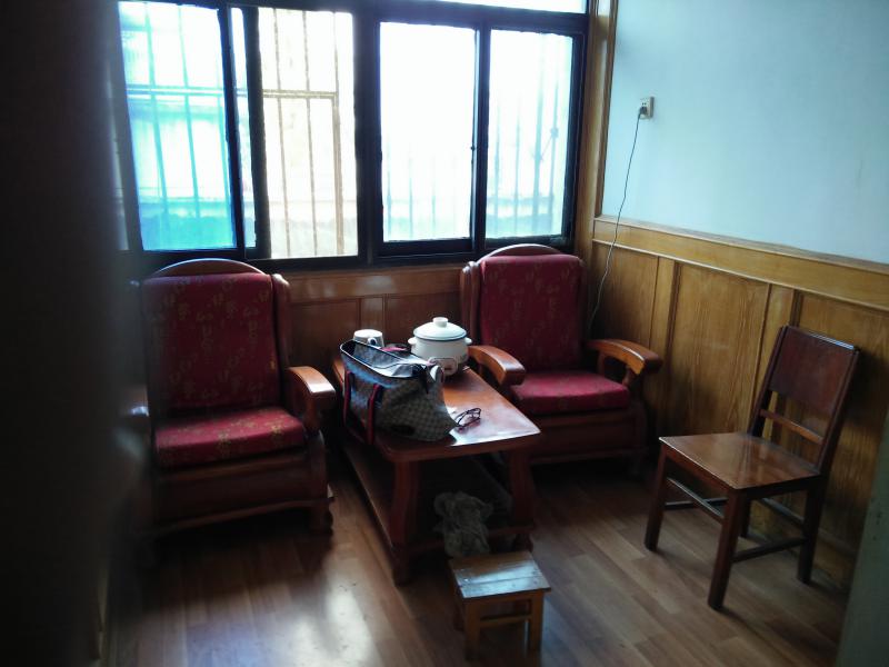 大天桥电信小区格局好,十年难遇 户型双 房