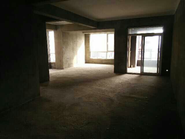 铜雀台二期小三房出售