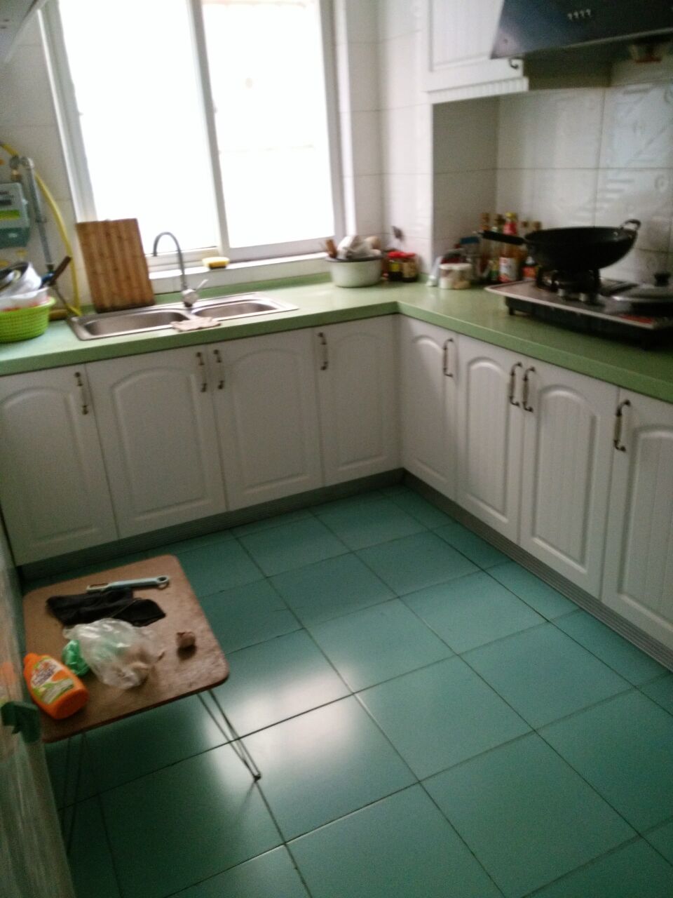 11东门卫校内正街单位房出售