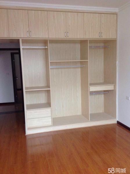 交通方便，共有3路公交，電器齊全，天然氣已通，真正拎包入住