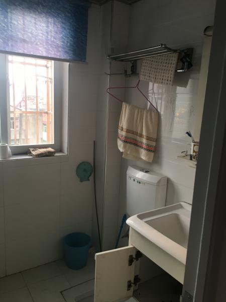 孝感高中附近航空路口共青華苑小區(qū)2室2廳1衛(wèi)