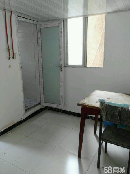 體育館對(duì)面好住處，1室1廳1衛(wèi)