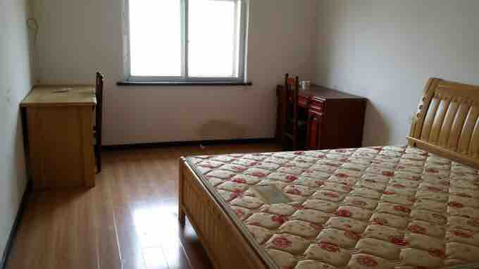 航空路書苑小區(qū)精裝修，拎包入住！