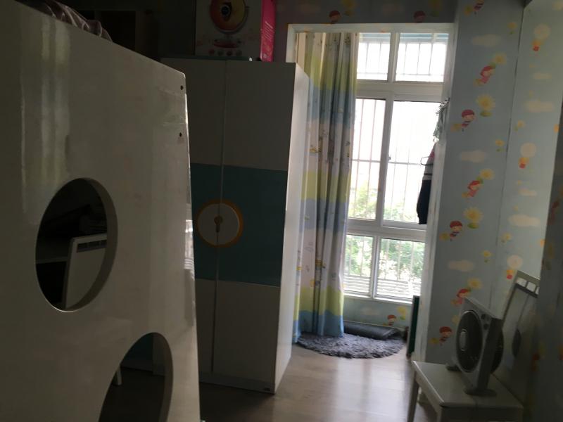 百佳豪庭42萬元90㎡2室2廳1衛(wèi)1陽臺(tái)普通請(qǐng)選擇。