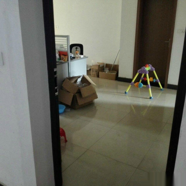 （出售）宇濟商貿(mào)城孝柴小區(qū)3層270平方門面出售-安普