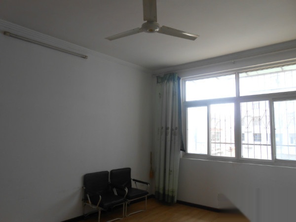 實驗中學(xué) 房2室90平家電齊全拎包入住