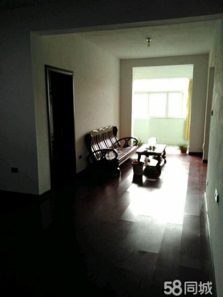 孝南三里小區(qū)三樓3室2廳1衛(wèi)1300元家電齊全！拎包入住！