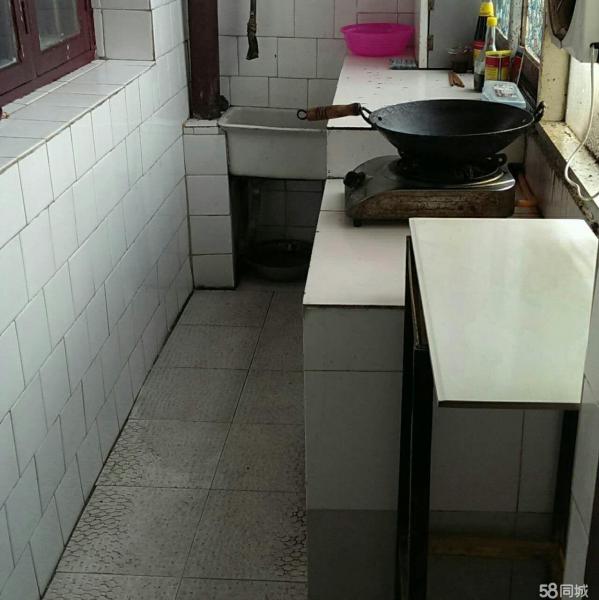 萬事達(dá)附近，長(zhǎng)征路鐵路小區(qū)2居室