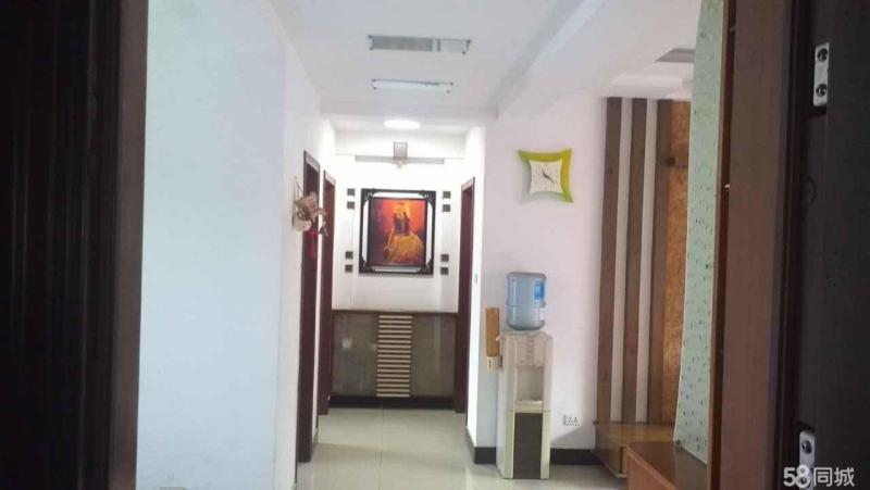 乾坤購(gòu)物對(duì)面乾坤陽(yáng)光4樓2室2廳出租拎包入住