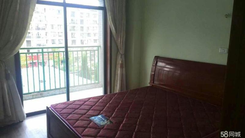 乾坤購(gòu)物對(duì)面乾坤陽(yáng)光4樓2室2廳出租拎包入住