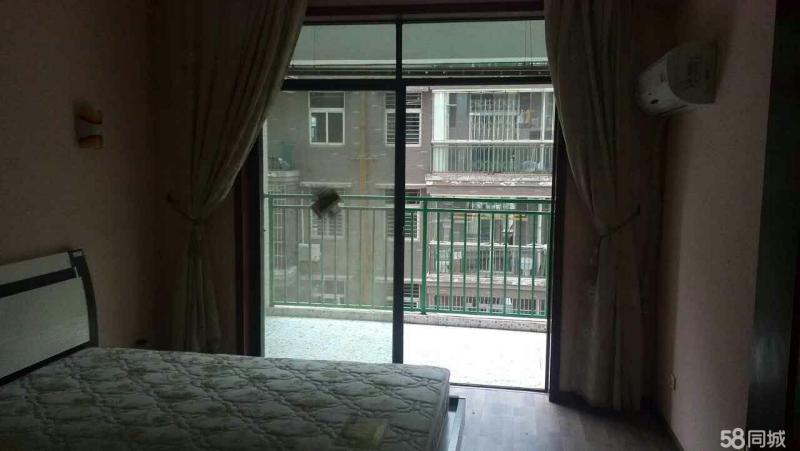 乾坤購(gòu)物對(duì)面乾坤陽(yáng)光4樓2室2廳出租拎包入住